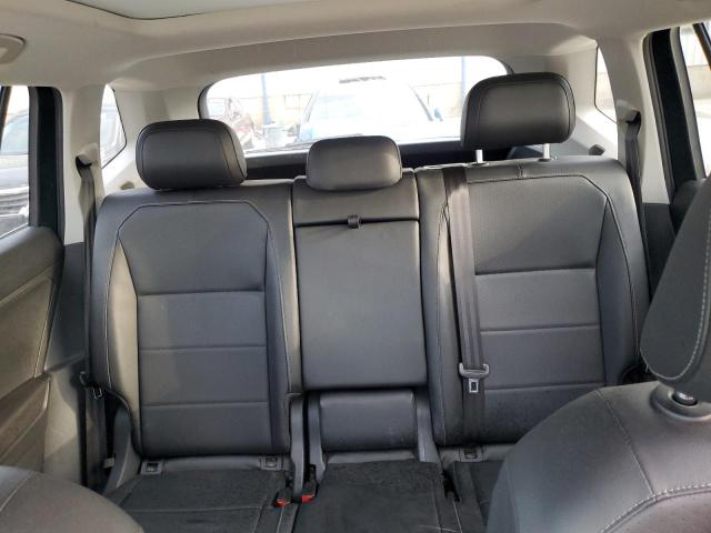 3VV2B7AX3JM075704 - 2018 VOLKSWAGEN TIGUAN SE მწვანე ფოტო 10