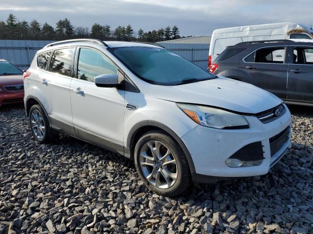 1FMCU9G9XFUA72119 - 2015 FORD ESCAPE SE WHITE photo 4