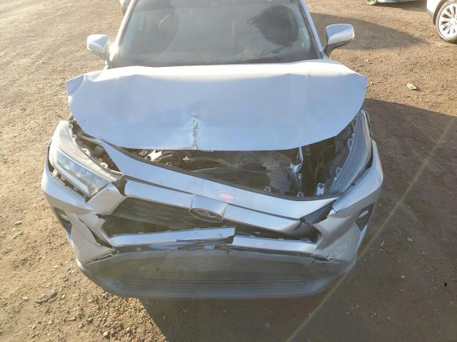 2T3W1RFV0KW023436 - 2019 TOYOTA RAV4 XLE SILVER photo 11