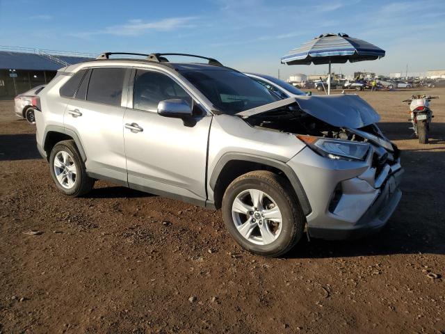 2T3W1RFV0KW023436 - 2019 TOYOTA RAV4 XLE SILVER photo 4