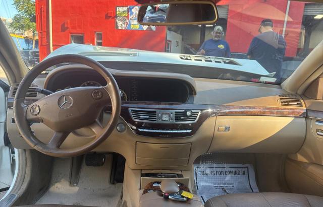 WDDNG86X88A156321 - 2008 MERCEDES-BENZ S 550 4MATIC WHITE photo 9