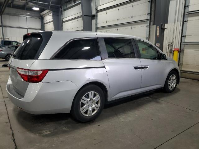 5FNRL5H26DB091882 - 2013 HONDA ODYSSEY LX ვერცხლისფერი ფოტო 3