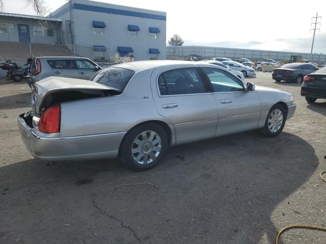 1LNHM83W33Y601863 - 2003 LINCOLN TOWN CARTIER GRAY photo 3