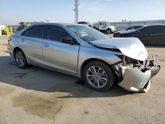 4T1BF1FK1GU210577 - 2016 TOYOTA CAMRY LE SILVER photo 4