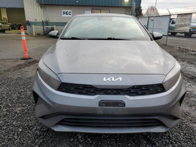 3KPF24ADXPE543869 - 2023 KIA FORTE LX GRAY photo 5