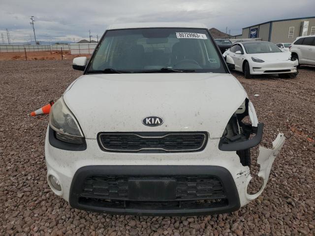 KNDJT2A67D7497488 - 2013 KIA SOUL + WHITE photo 5