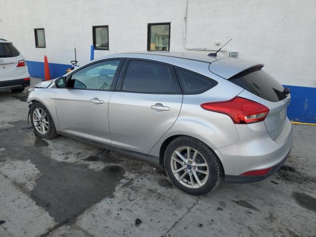 1FADP3K22GL239335 - 2016 FORD FOCUS SE SILVER photo 2