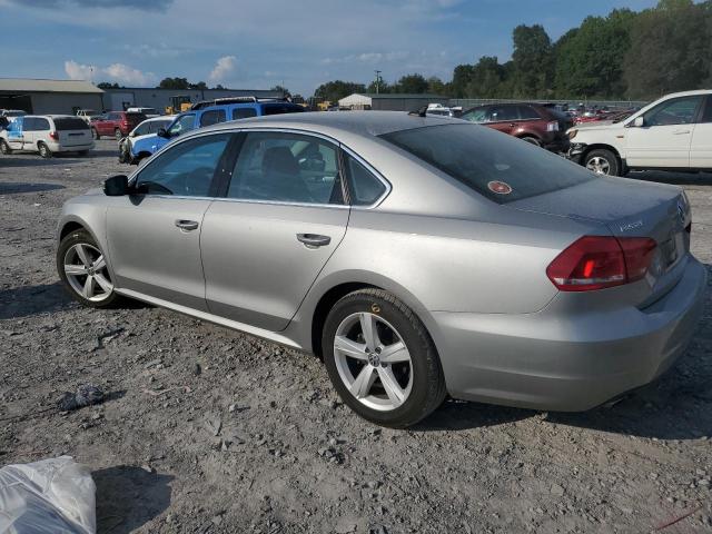 1VWBN7A35EC028018 - 2014 VOLKSWAGEN PASSAT SE 银色 照片 2