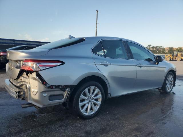 4T1C11AK9LU313153 - 2020 TOYOTA CAMRY LE SILVER photo 3