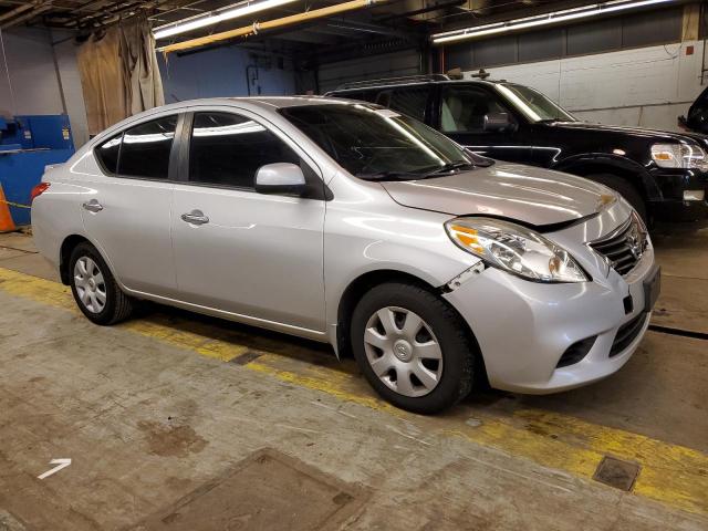 3N1CN7AP0DL879109 - 2013 NISSAN VERSA S SILVER photo 4