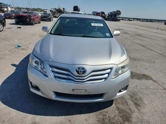 4T4BF3EK3BR202296 - 2011 TOYOTA CAMRY BASE Сріблястий фото 5