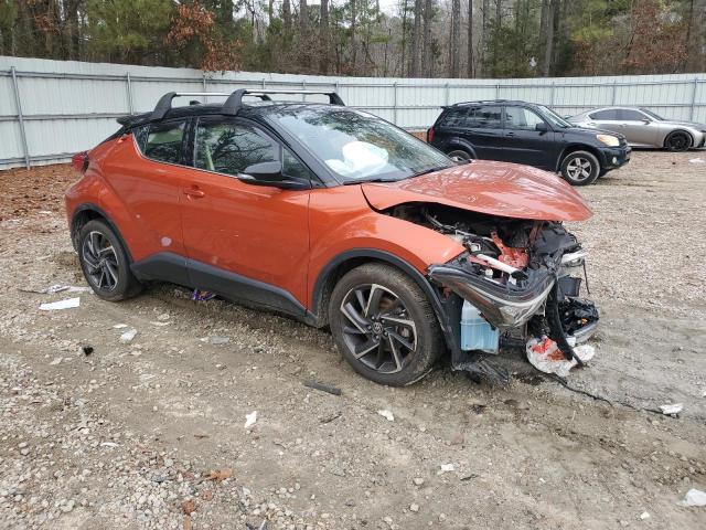 JTNKHMBX8L1075347 - 2020 TOYOTA C-HR XLE ORANGE photo 4