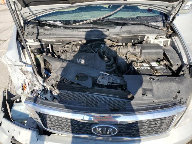 KNDMG4C76C6443252 - 2012 KIA SEDONA LX SILVER photo 11