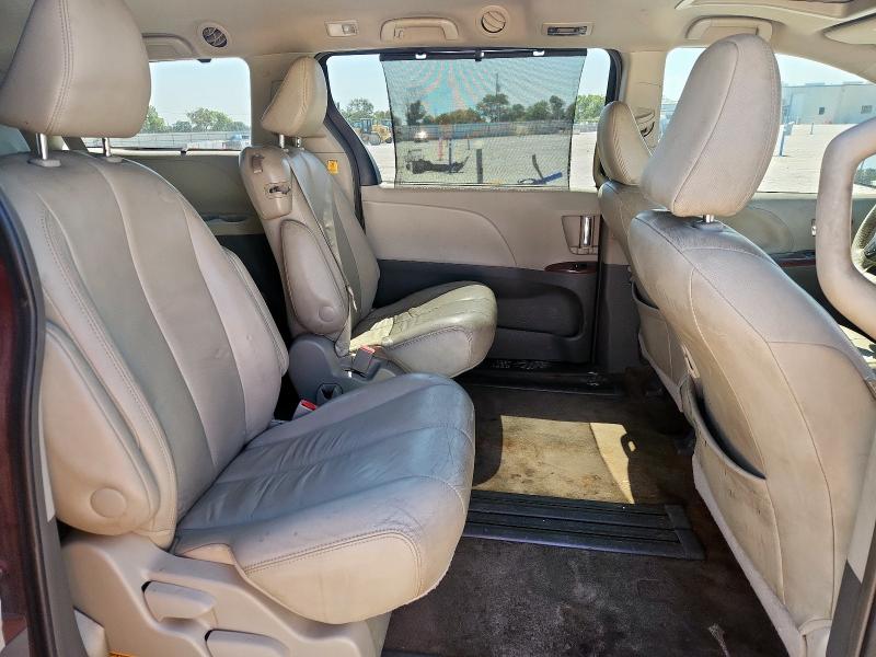 5TDYK3DC3DS362989 - 2013 TOYOTA SIENNA XLE 红色 照片 11