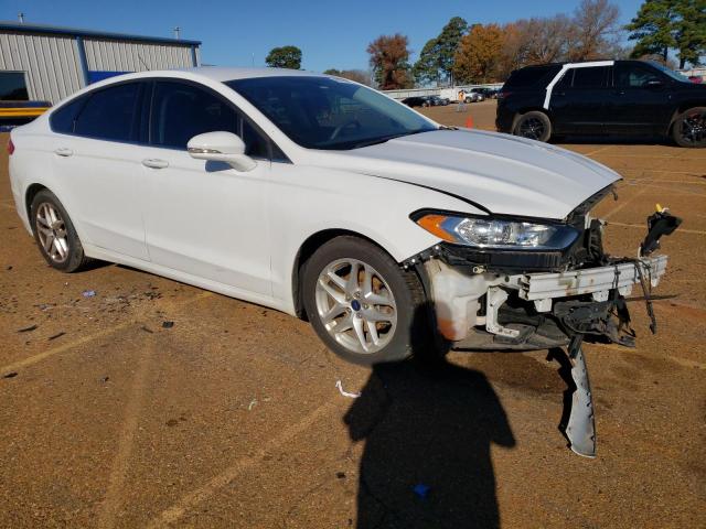 3FA6P0H71GR213725 - 2016 FORD FUSION SE WHITE photo 4