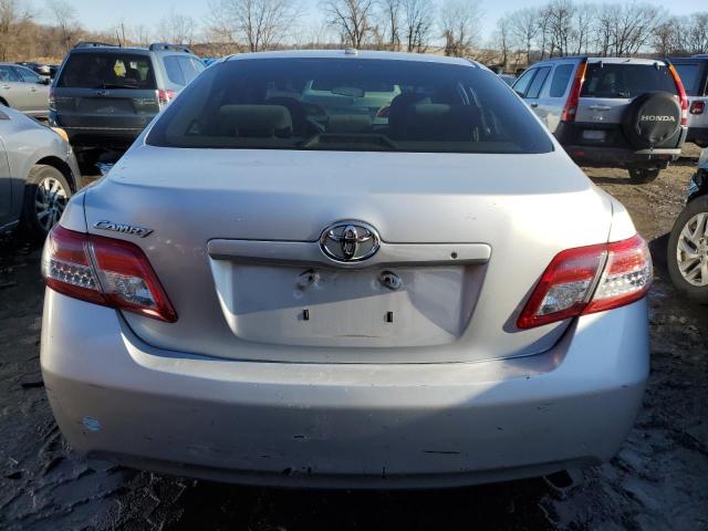 4T1BF3EK5AU116299 - 2010 TOYOTA CAMRY BASE SILVER photo 6