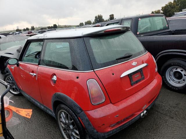 WMWRE33404TD87565 - 2004 MINI COOPER S RED photo 2