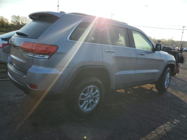 1C4RJFAG7JC457908 - 2018 JEEP GRAND CHER LAREDO 银色 照片 3