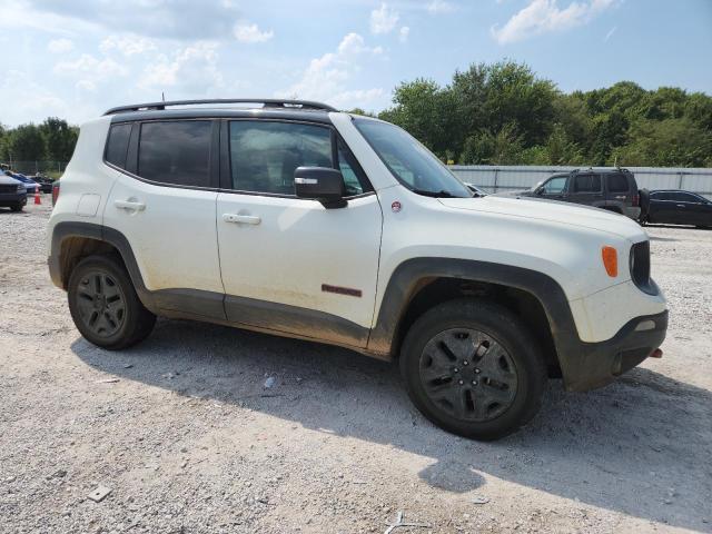 ZACCJBCB2JPG98089 - 2018 JEEP RENEGADE TRAILHAWK WHITE photo 4