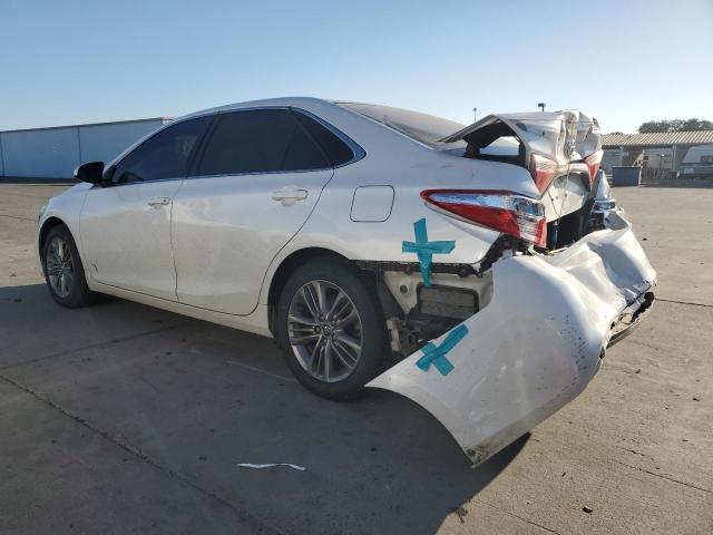 4T1BF1FK0GU195571 - 2016 TOYOTA CAMRY LE WHITE photo 2