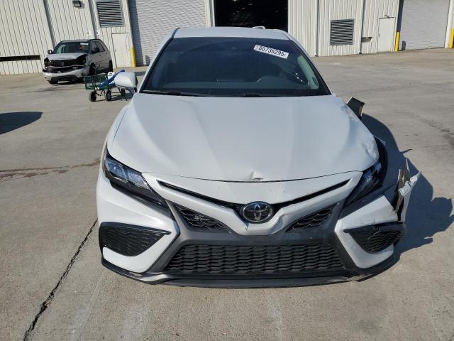 4T1T11AK4PU123119 - 2023 TOYOTA CAMRY SE NIGHT SHADE GRAY photo 5