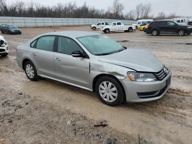 1VWAP7A39DC137022 - 2013 VOLKSWAGEN PASSAT S SILVER photo 4