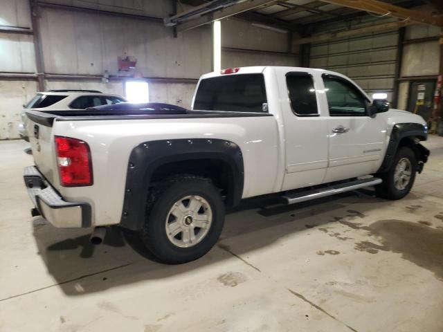 1GCRKSE71CZ339496 - 2012 CHEVROLET SILVERADO K1500 LT WHITE photo 3