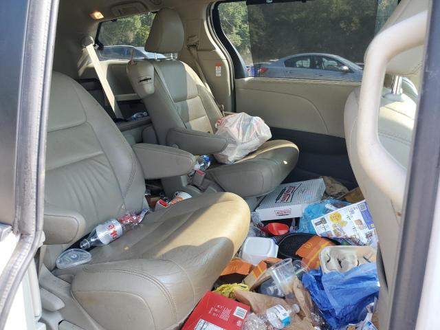 5TDYZ3DCXKS985258 - 2019 TOYOTA SIENNA XLE WHITE photo 11