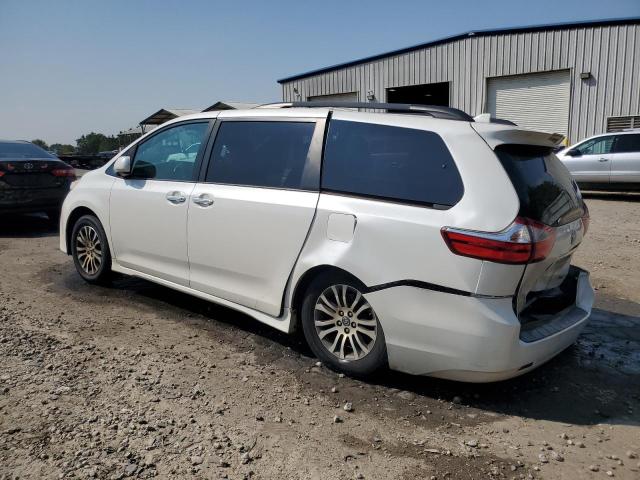 5TDYZ3DCXKS985258 - 2019 TOYOTA SIENNA XLE WHITE photo 2