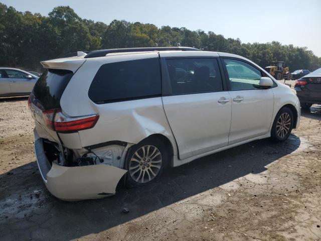 5TDYZ3DCXKS985258 - 2019 TOYOTA SIENNA XLE WHITE photo 3