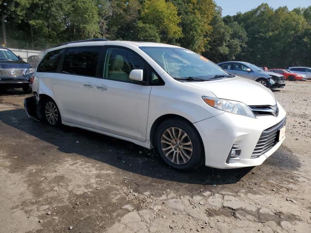 5TDYZ3DCXKS985258 - 2019 TOYOTA SIENNA XLE WHITE photo 4