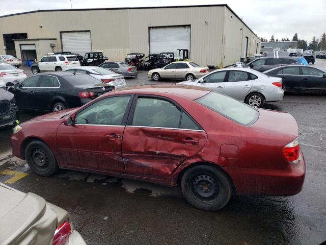 4T1BE30K75U038785 - 2005 TOYOTA CAMRY LE RED photo 2