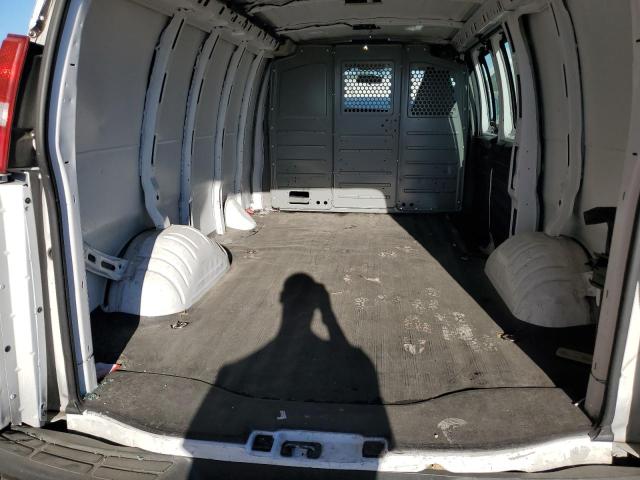 1GCWGAFP9N1243372 - 2022 CHEVROLET EXPRESS G2 WHITE photo 10