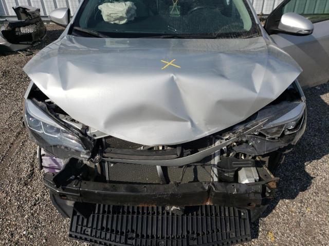 2T1BURHE9JC028209 - 2018 TOYOTA COROLLA L 银色 照片 11