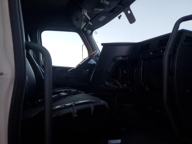 3AKJHHDR8RSUZ4234 - 2024 FREIGHTLINER CASCADIA 1 WHITE photo 5