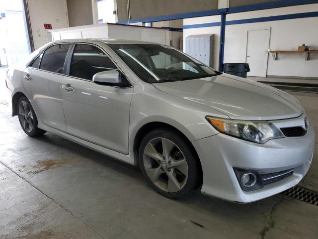 4T1BK1FK8CU014884 - 2012 TOYOTA CAMRY SE SILVER photo 4