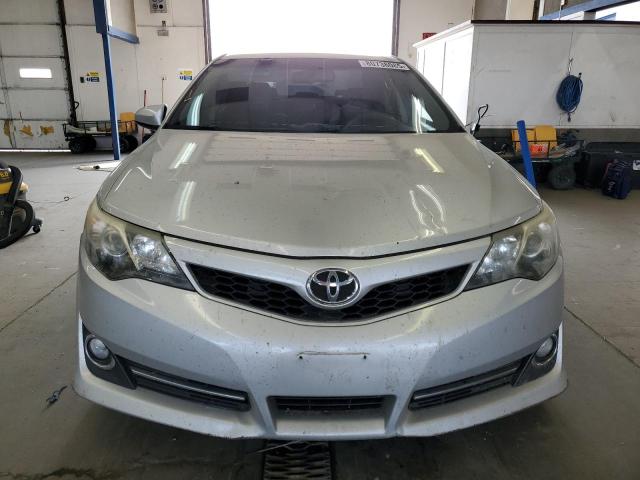 4T1BK1FK8CU014884 - 2012 TOYOTA CAMRY SE SILVER photo 5