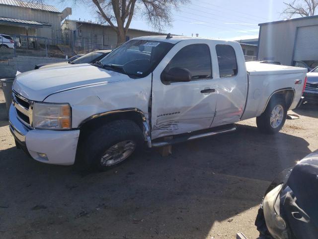 1GCRKSE35BZ431030 - 2011 CHEVROLET SILVERADO K1500 LT WHITE photo 1