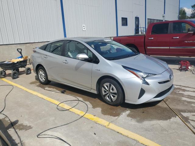 JTDKARFU7J3554673 - 2018 TOYOTA PRIUS SILVER photo 4