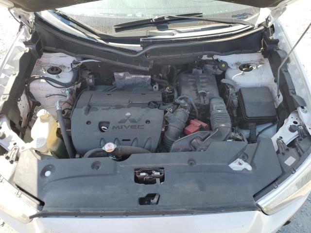 4A4AP3AU4FE059723 - 2015 MITSUBISHI OUTLANDER ES 白色 照片 11