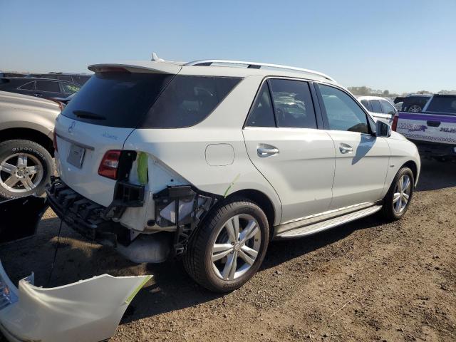 4JGDA5HB0CA024942 - 2012 MERCEDES-BENZ ML 350 4MATIC WHITE photo 3