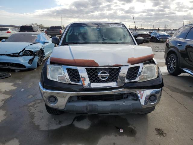 1N6BD06TX9C405838 - 2009 NISSAN FRONTIER KING CAB XE TWO TONE photo 5