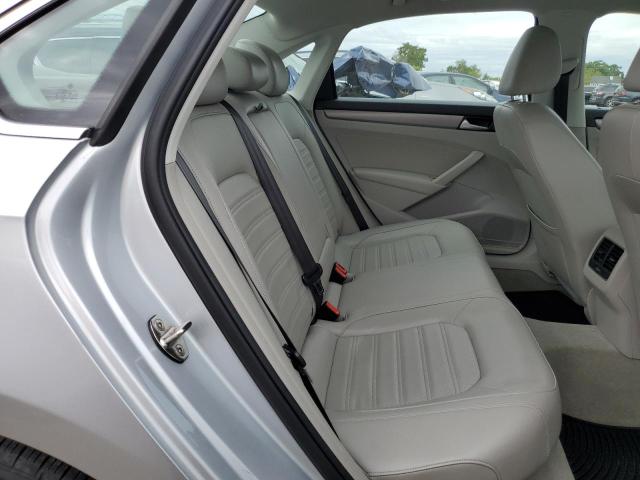 1VWBT7A33FC080514 - 2015 VOLKSWAGEN PASSAT SE 银色 照片 10