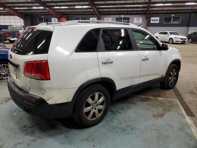 5XYKTDA27DG319077 - 2013 KIA SORENTO LX WHITE photo 3