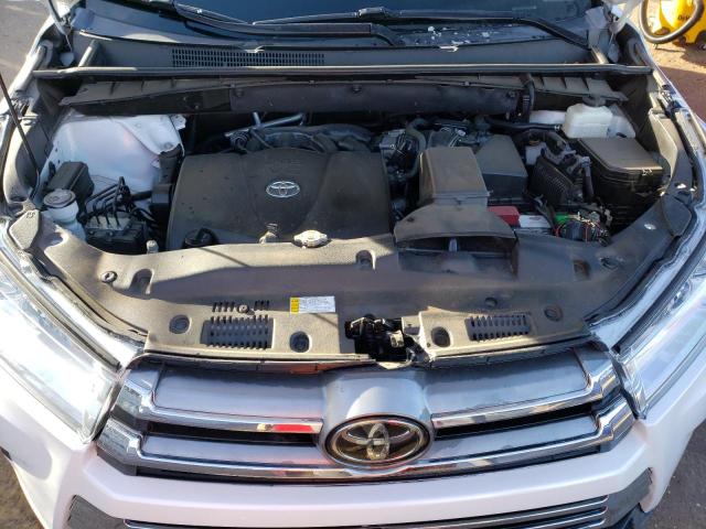 5TDJZRFH5KS627028 - 2019 TOYOTA HIGHLANDER SE WHITE photo 11