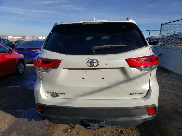 5TDJZRFH5KS627028 - 2019 TOYOTA HIGHLANDER SE WHITE photo 6