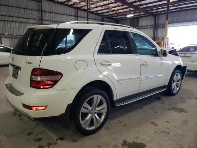 4JGBB8GB4AA597749 - 2010 MERCEDES-BENZ ML 350 4MATIC WHITE photo 3