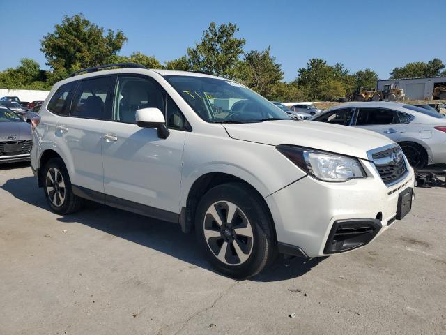 JF2SJAEC9JH531930 - 2018 SUBARU FORESTER 2.5I PREMIUM Blanc photo 4