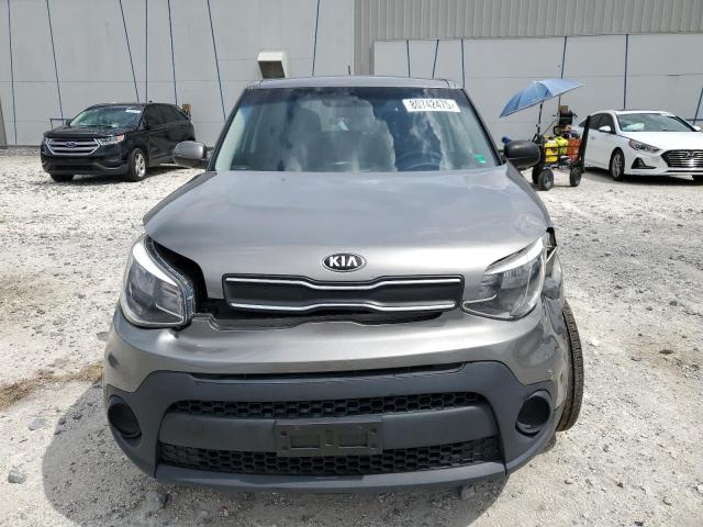 KNDJN2A21K7688103 - 2019 KIA SOUL GRAY photo 5