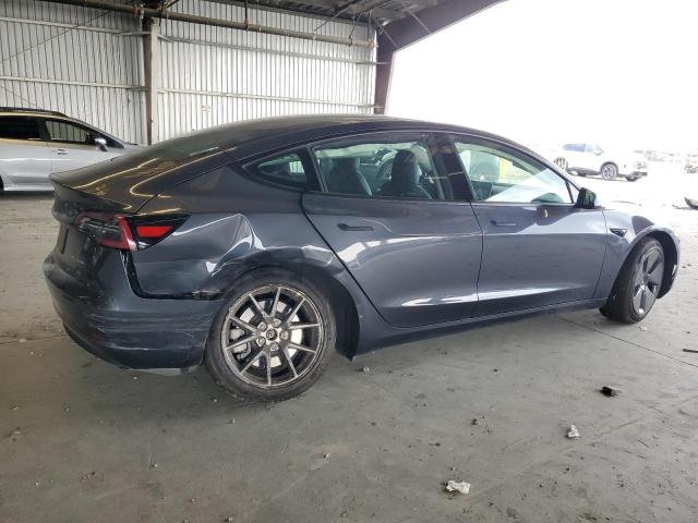 5YJ3E1EB1PF386714 - 2023 TESLA MODEL 3 Gri fotoğraf 3